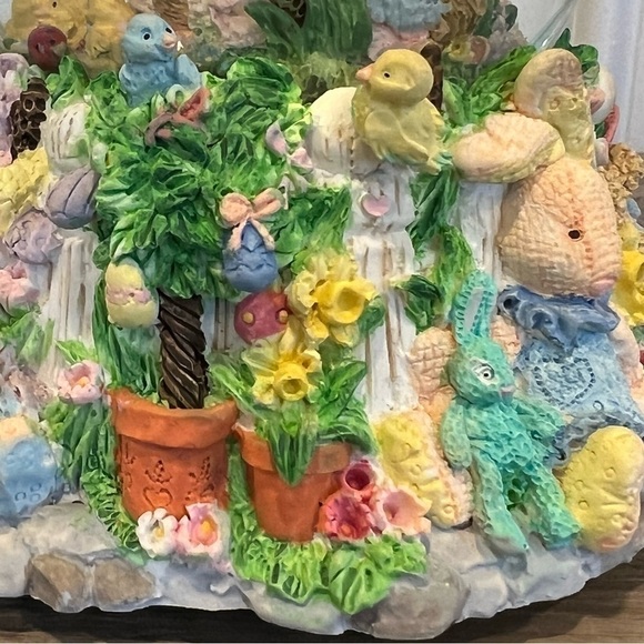 Easter/Spring Musical Water Globe Easter Bunny Water Globe - Picture 8 of 17